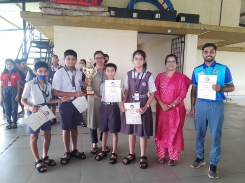 Rida Khalif secured first place in the elocution competition organized by People of Ponda. 26 students participated from 14 schools Rida stood first among them.