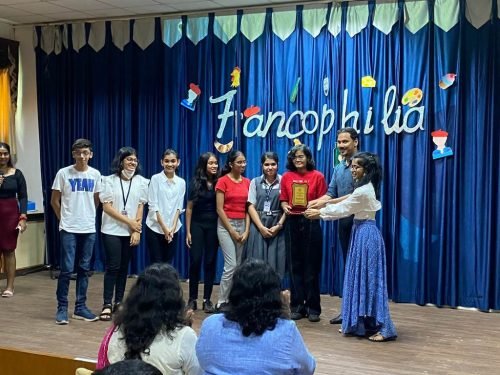 Rida Khalif secured first place in the elocution competition organized by People of Ponda. 26 students participated from 14 schools Rida stood first among them.