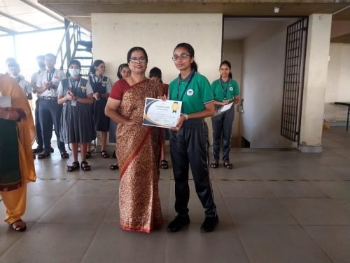 Rida Khalif secured first place in the elocution competition organized by People of Ponda. 26 students participated from 14 schools Rida stood first among them.