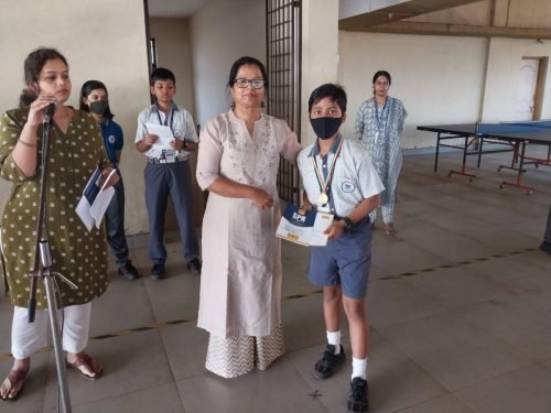 Rida Khalif secured first place in the elocution competition organized by People of Ponda. 26 students participated from 14 schools Rida stood first among them.