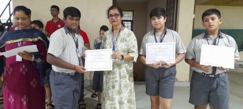 Rida Khalif secured first place in the elocution competition organized by People of Ponda. 26 students participated from 14 schools Rida stood first among them.