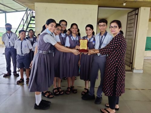 Rida Khalif secured first place in the elocution competition organized by People of Ponda. 26 students participated from 14 schools Rida stood first among them.