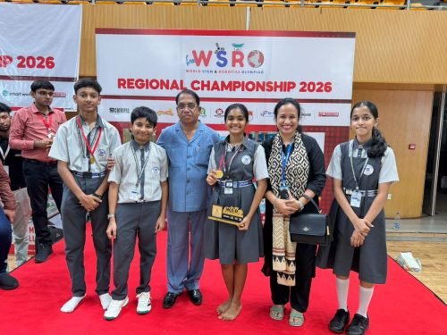 Team Utkarsh Vidyamandir at World STEM and Robotics Olympiad (WSRO) Regional competition with HonorableMinister for Cooperation of Goa Shri Subhash Shirodkar Sir.