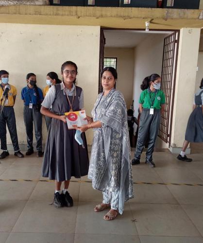 Durva Bellekar received a medal and a certificate of merit for the Olympiad Examination 2022-2023