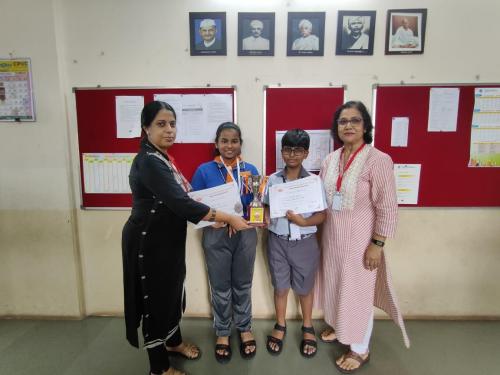Utkarsh Vidyamandir won as the school with the highest points at an elocution competition held by Manovikas English medium school under category 1 -  V to VII.Participants were Ayushi Naik, Shrived Bijjam.Participants for category 2 - VIII to X were Arya Umarye and Anjali Naik.