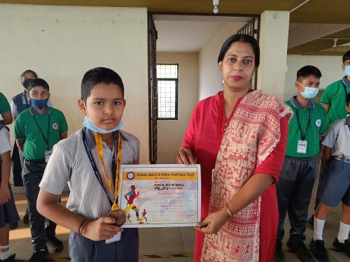 Chirag Gaonkar received a certificate of participation in a mountain run organised by Friends Group of Borim Charitable Trust, Bori Ponda