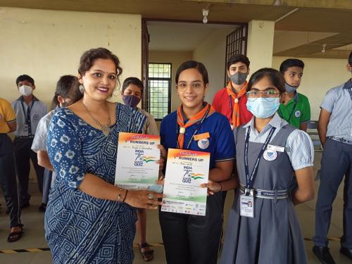 Trayee Dhaimodkar and Rida Khalif, runner up of the quiz competition held at GVM's SNJA HSS, Ponda. Organised by Harshwardhan Bhatkuly as a part of India 75 years of celebration