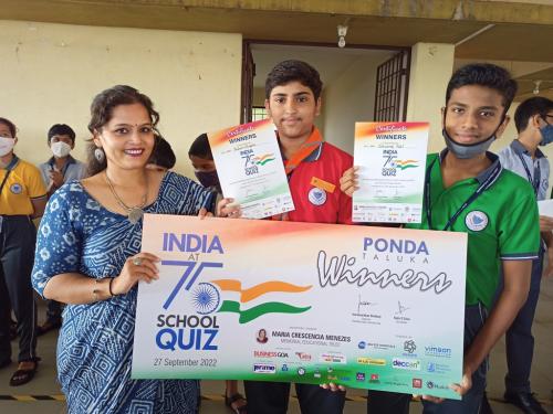 Vedant Dhopate and Vishwaraj Patil, winners of the quiz competition held at GVM's SNJA HSS, Ponda. Organised by Harshwardhan Bhatkuly as a part of India 75 years of  celebration
