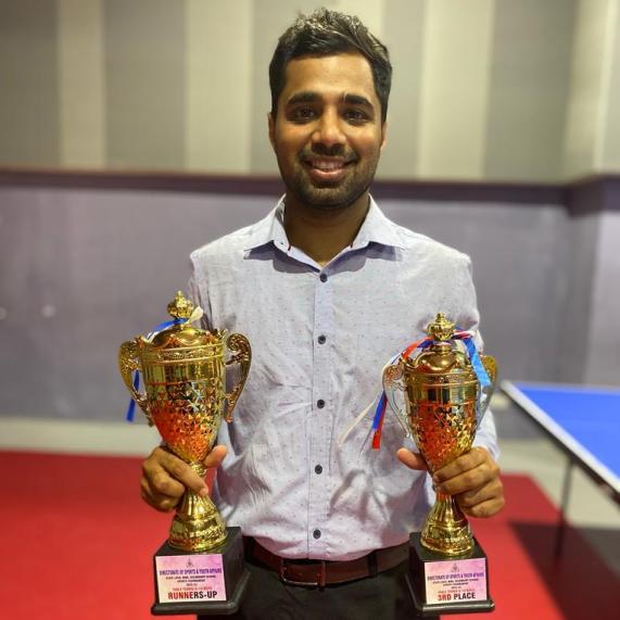 The proud mentor of Utkarsh Vidyamandir, sir Nikesh Prabhu. The U14 girls secured the second runner up position and U14 boys secured the second place at the All Goa Table Tennis tournament