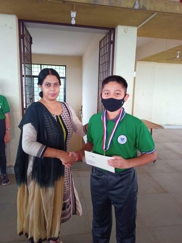 Master Anvay Dhavlikar from std VI participated in Belgaum District Roller Skating Championship held at Lingaraj College, Belgaum on 12 April 2022. He won the second prize (silver medal) of 1000 mts race in the under 11-14 years inline category.  Congratulations Anvay.