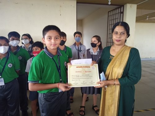 Anvay Dhavalikar won the second place at and elocution competition organised by Dhavali Sarvajanik Shree Ganeshotsav Mandal.