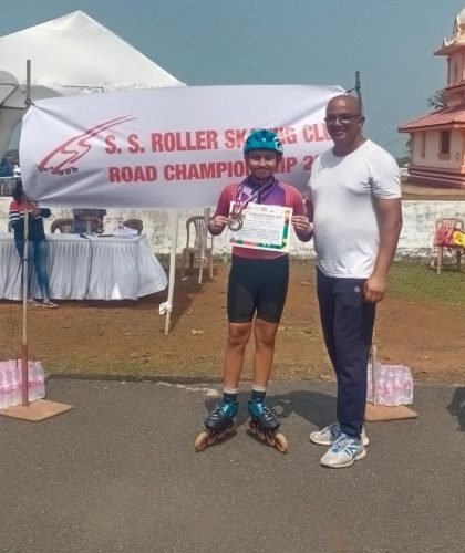 Anvay won two gold medals in Road Race Championship held at Betul, organised by S.S.Roller Skating Club.- Road Race one lap- Road Race 1500mts age group under 14, boys inline.Congratulations Anvay Dhavalikar of std VI. We are proud of you. 