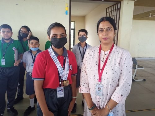 Arya Kotibhaskar of std X won a gold medal and a bronze at TKAG District Karate Championship 2022. 