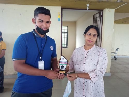 Mateen Mulla from std X participated in the GVM's Chess in School. 