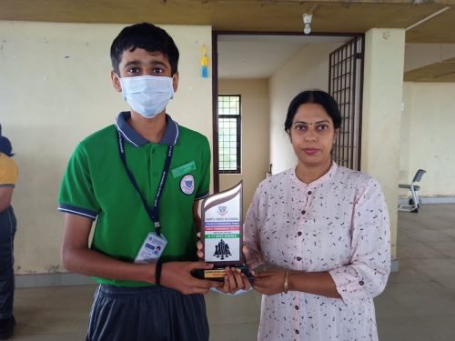 Parth Sawaikar from std IX won the U17 boys GVM's Chess in School. 